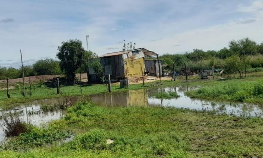 En Arroyo Leyes se brinda asistencia a familias vulnerables que requieren evacuación ante la alerta de crecida del río