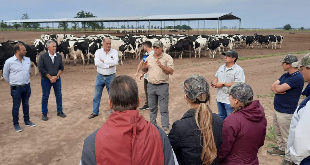 El director Nacional de Lechería visitó la planta de la Asociación Unión Tamberos en Colonia Nueva