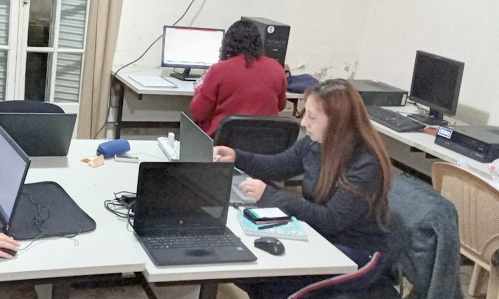 Los adultos tienen en la tecnología una oportunidad para mejorar su calidad de vida