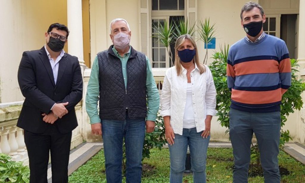 La Comuna de Franck y la UNL firmaron un convenio para la enseñanza de idiomas extranjeros
