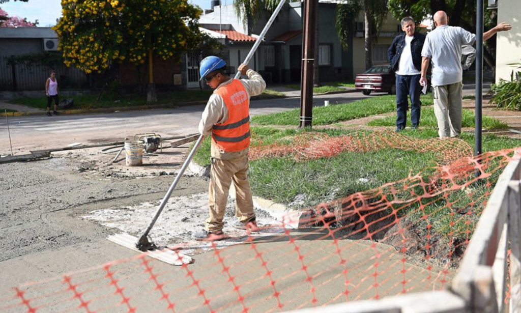 Santa Fe: progresan las tareas de bacheo sobre calle Salvador del Carril para mejorar la transitabilidad