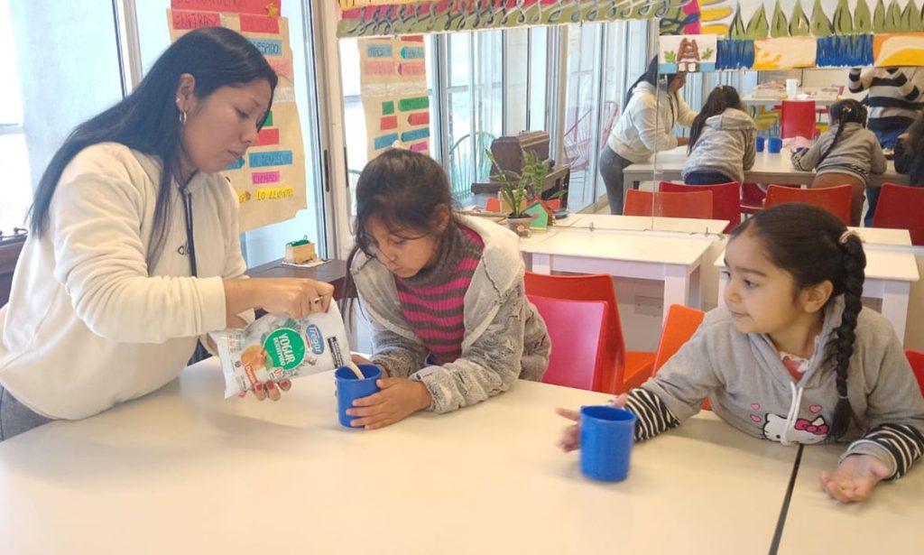 La Municipalidad de Santa Fe y el Banco de Alimentos distribuyeron más de 1.800 kilos de yogur