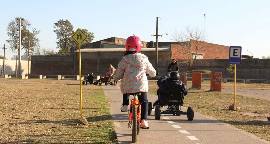 En el barrio Acería de la capital santafesina se instaló un parque educativo de seguridad vial