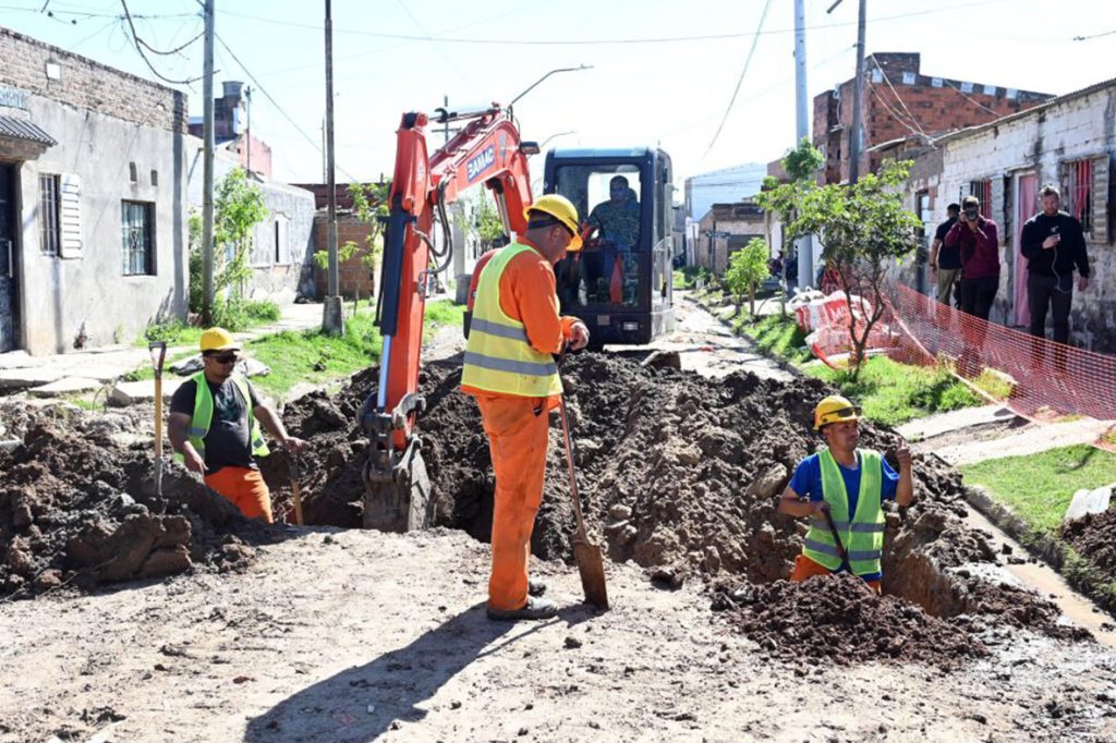 Continúan a buen ritmo las obras que se ejecutan en barrio San Lorenzo de la capital provincial