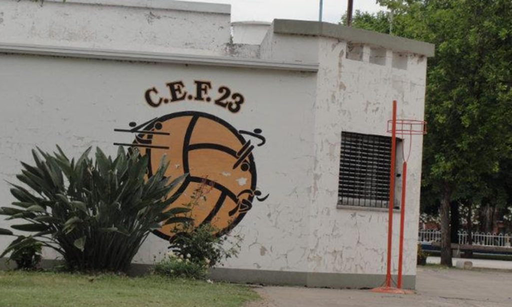 El Centro de Educación Física N° 23 de San Justo recibió fondos para el cerramiento del playón deportivo