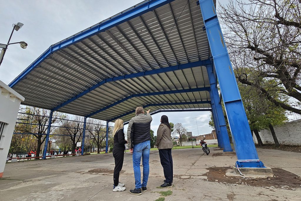 Avanza la obra de cerramiento del playón deportivo del Centro de Educación Física N° 23 de San Justo