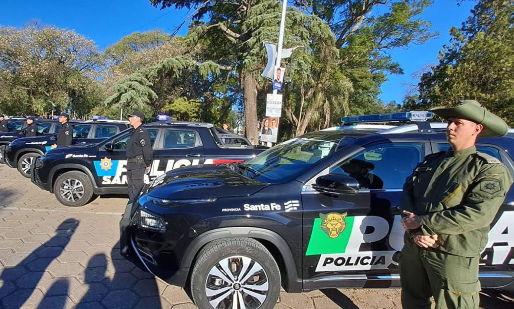 San Justo: la Unidad Regional XVI de Policía recibió siete nuevas camionetas