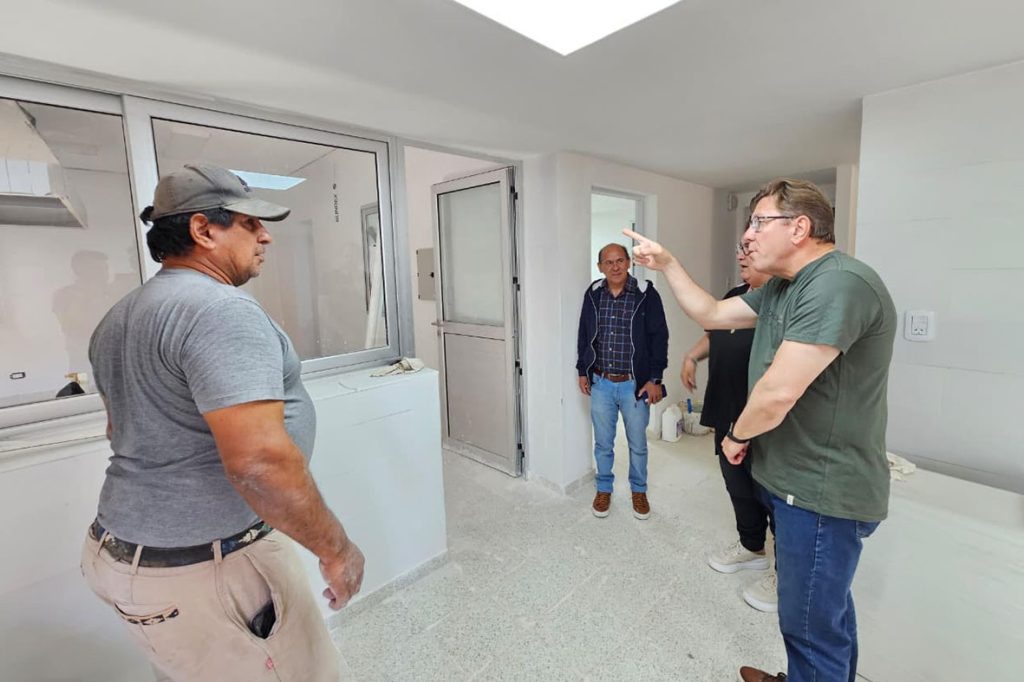 Obras, equipamiento y permanente refuerzo de insumos y medicamentos para el área salud pública del departamento San Justo