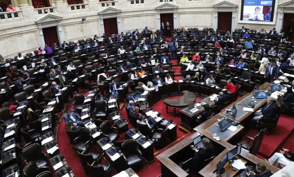 Los diputados devolvieron a comisión la Ley Ómnibus y el presidente Milei acusó a los gobernadores de traición