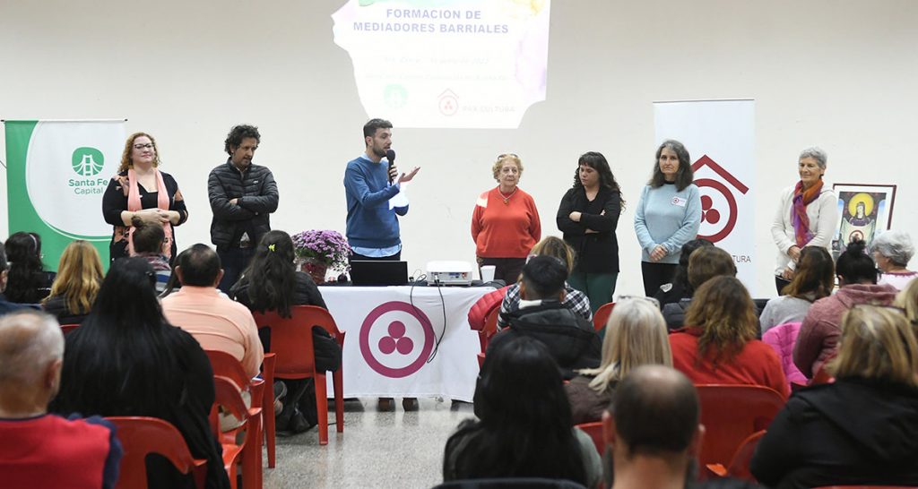 Unos 125 santafesinos comenzaron la capacitación de mediadores barriales