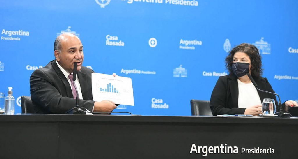 El gobierno nacional anunció que se levanta la obligatoriedad del uso de tapaboca al aire libre