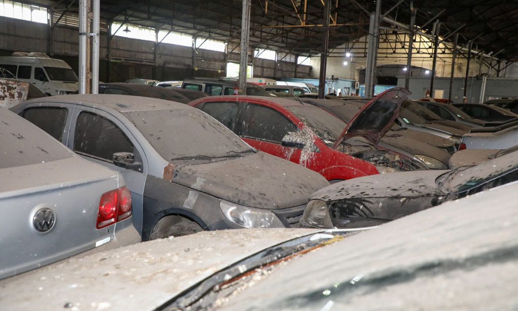 Ciudad de Santa Fe: ponen en condiciones vehículos oficiales abandonados en el “Cementerio de autos”