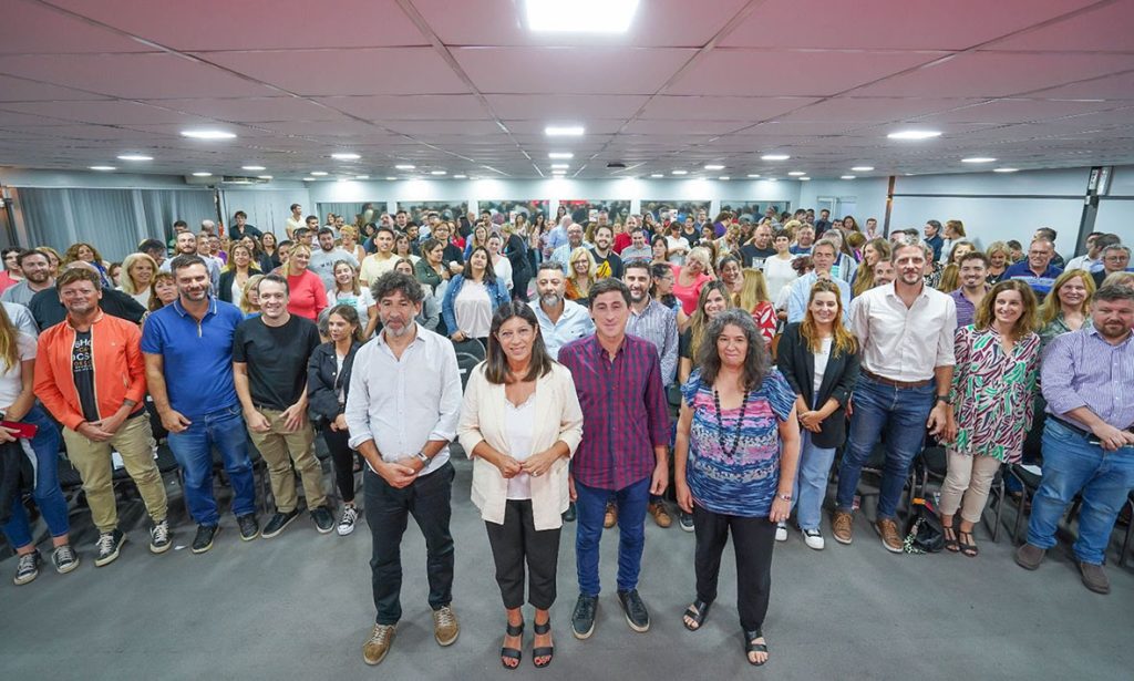 “Queremos a los chicos en las escuelas y que los docentes puedan enseñar en condiciones”, afirmó Clara García