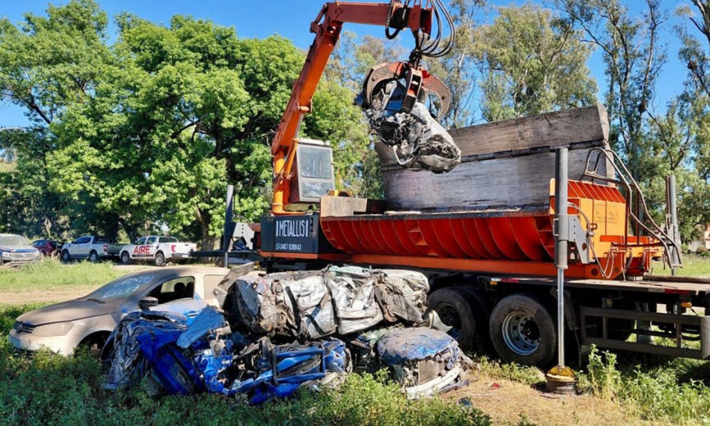Se inició la compactación de los vehículos alojados en el predio de la PDI en la ciudad de Recreo