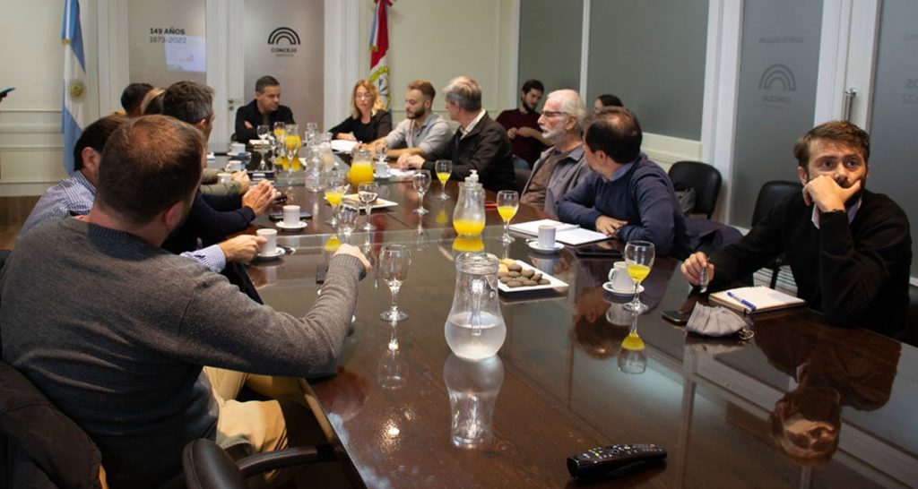 Santa Fe: el Concejo Deliberante junto al municipio analizaron la actualidad de los taxis y remises