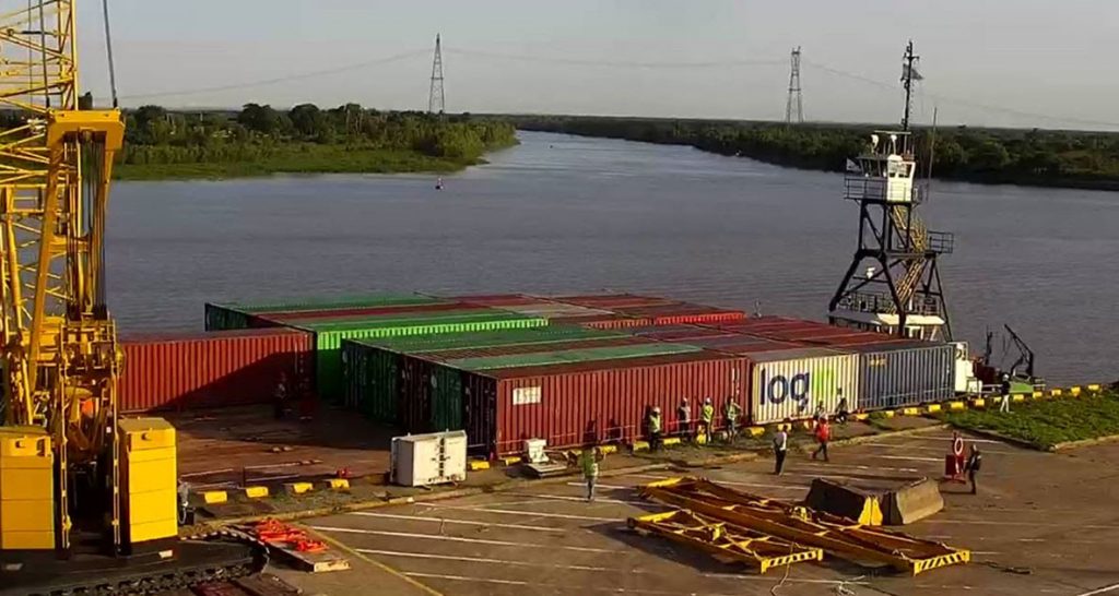 Arribó la primera barcaza porta contenedores a la terminal del Puerto de Santa Fe