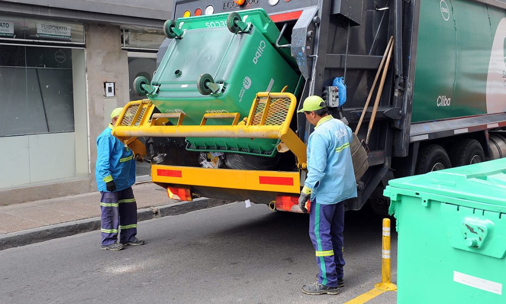 Ciudad de Santa Fe: la Peatonal San Martín ya cuenta con contenedores para la separación de residuos