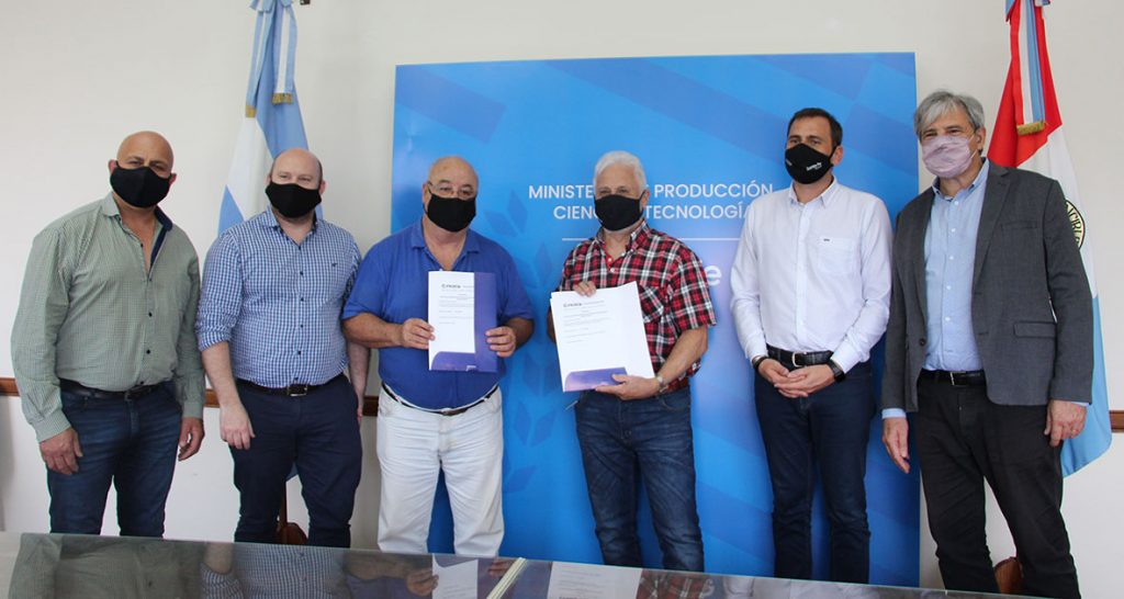 Entregaron créditos a comercios de 11 localidades de la provincia afectados por la pandemia