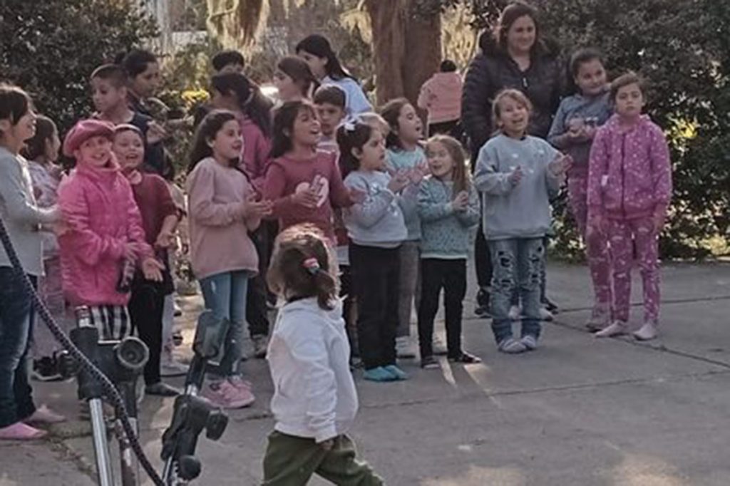 El pueblo de Cululú festejó el Día del Niño con juegos, peloteros y golosinas