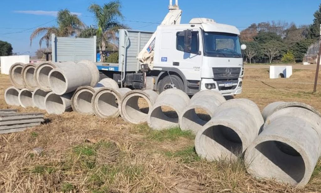 En Cululú se adquirieron tubos para realizar recambios e instalaciones de nuevas alcantarillas en el pueblo
