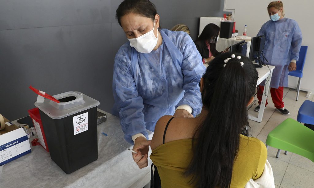 Tercera dosis contra Covid-19: el martes comenzará en Santa Fe la aplicación de vacunas refuerzo