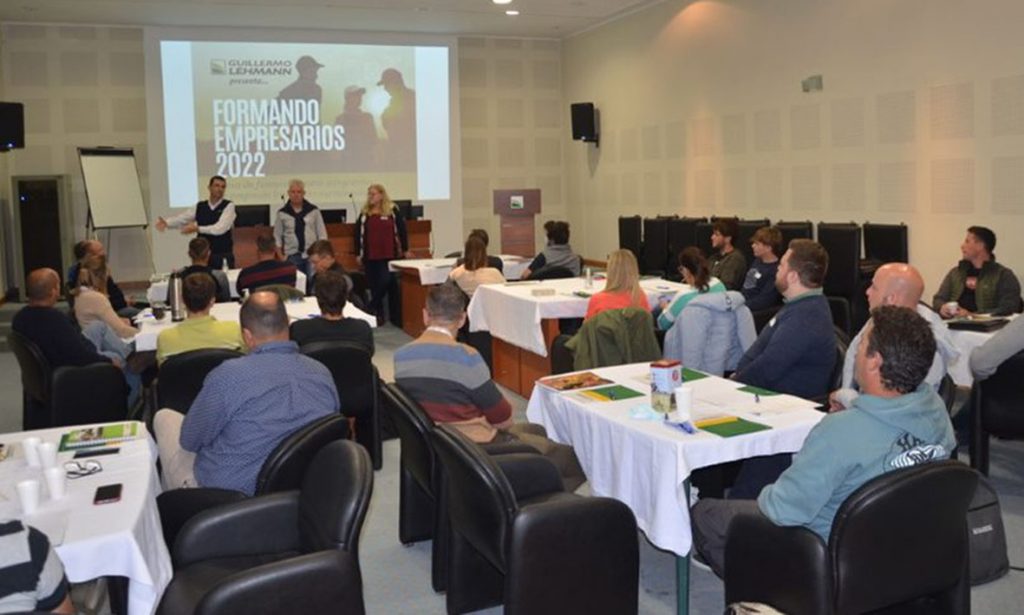 La Cooperativa Guillermo Lehmann realizó el primer encuentro de formando empresarios