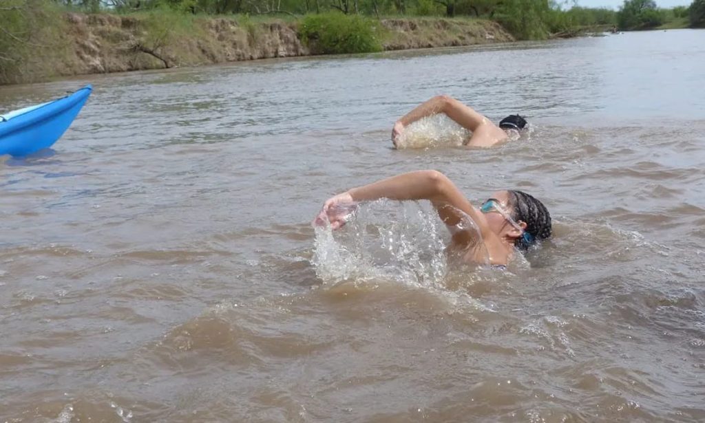 Unos veinte nadadores participaron de una nueva edición del Desafío del Salado