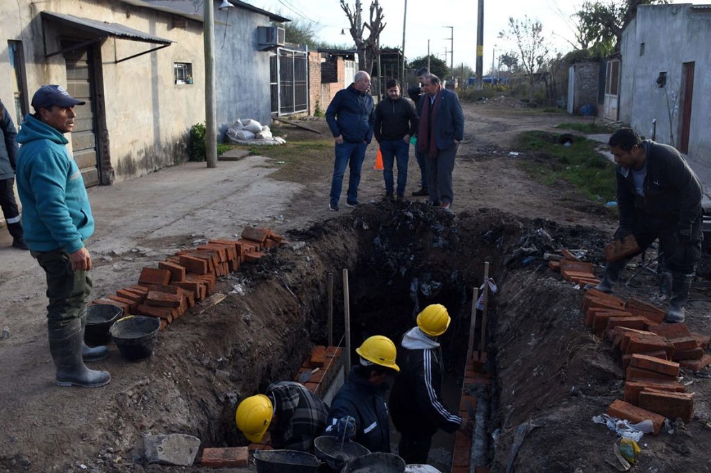 Ciudad de Santa Fe: avanzan las obras de reacondicionamiento del desagüe Perú para evitar anegamientos en Barranquitas