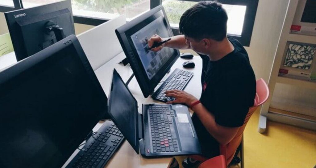 Egresados de la Universidad Católica narran sus experiencias de inserción laboral en el mundo del Diseño Industrial