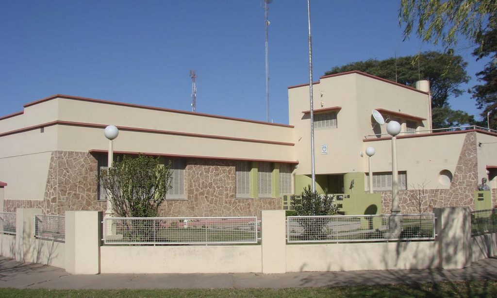 El gobierno de la provincia entregó un aporte para refacciones a la escuela primaria de Elisa