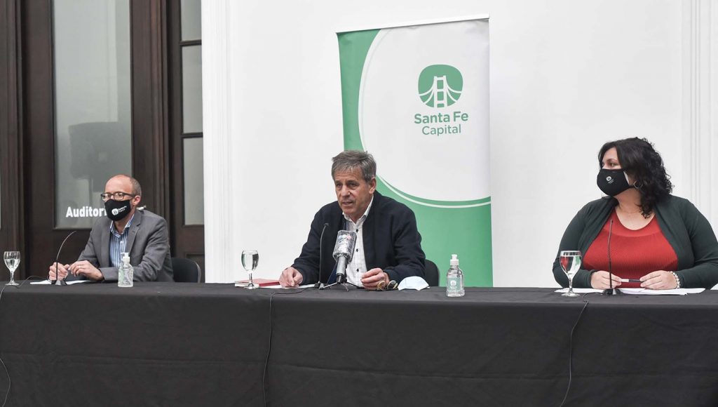El intendente de Santa Fe presentó un paquete de medidas de apoyo económico para distintos sectores