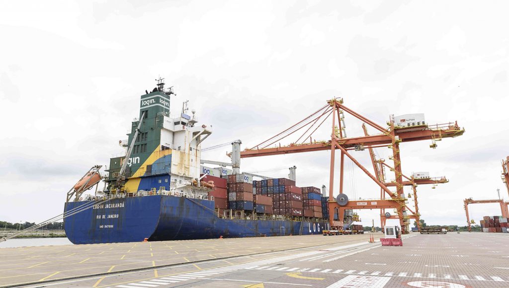 Salieron del país los primeros contenedores del servicio entre los puertos de La Plata – Santa Fe