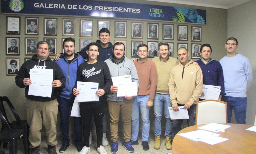 En Franck se entregaron las certificaciones del curso de soldadura