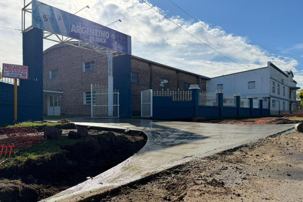La comuna de Franck ejecuta obras para mejorar el acceso al Club Social y Deportivo Argentino