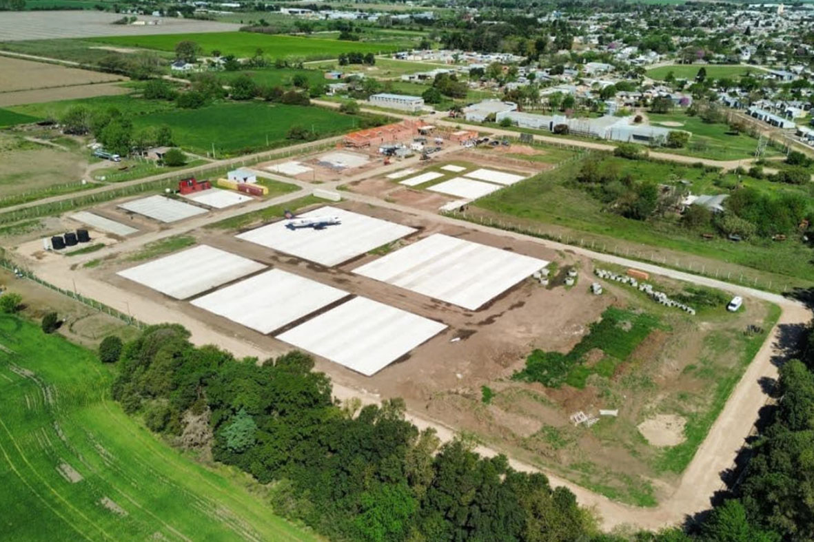 En Gálvez avanza con firmeza la construcción del nuevo Centro de Entrenamiento para bomberos, viviendas y obras urbanas