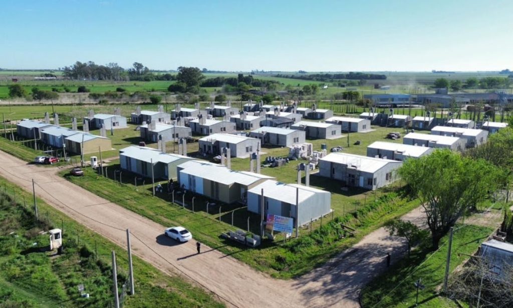 En Gálvez se habilitó la inscripción al sorteo de las 52 viviendas que continuará tras el abandono de Nación