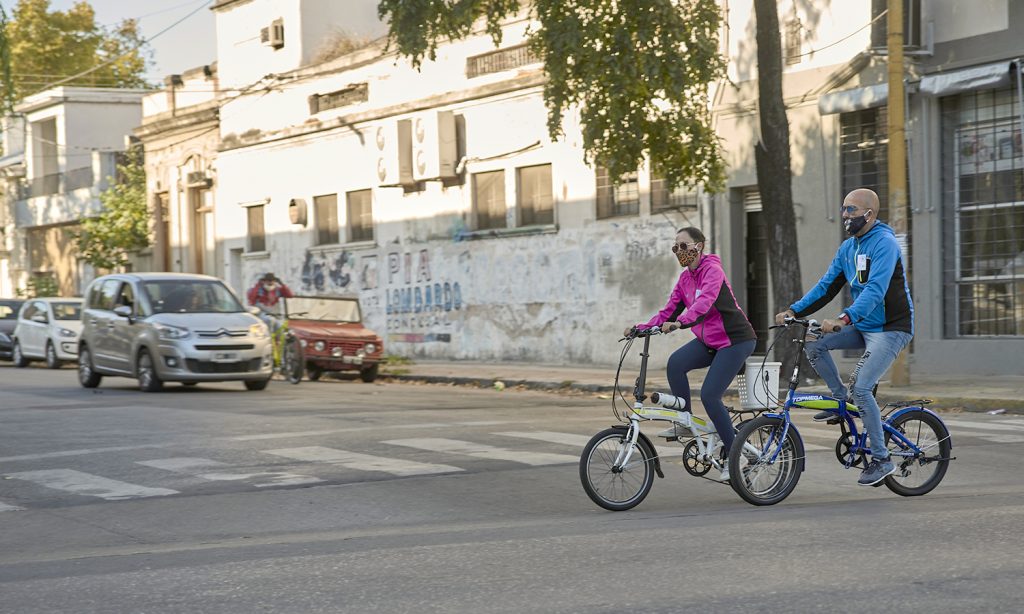 En qué consiste la habilitación de prácticas deportivas, reuniones familiares, bares y cementerios