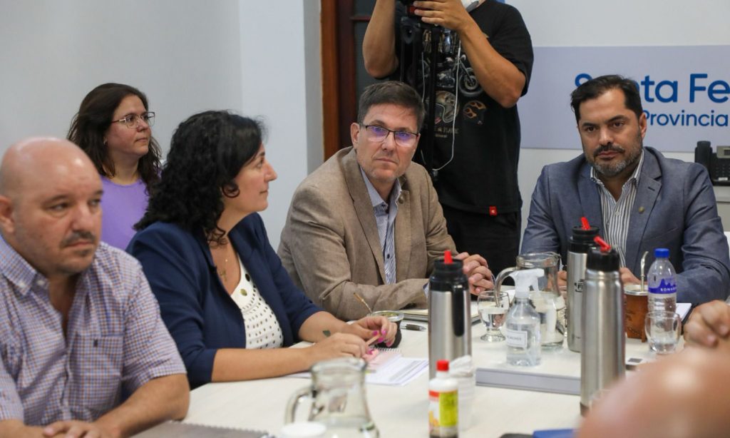 Con los reemplazos docentes como tema de discusión, comenzó la paritaria docente en Santa Fe