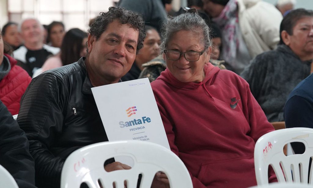 Bajo el Programa “Tu Casa, Tuya”, se entregaron 37 escrituras a familias de la ciudad de Helvecia