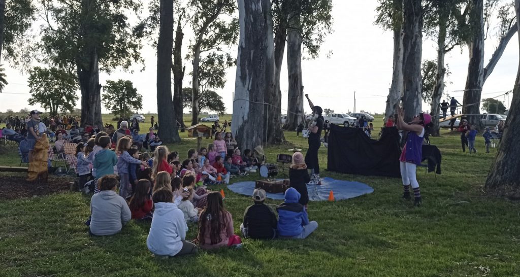 Humboldt construye un parque recreativo que fomenta la lectura y el contacto con la naturaleza