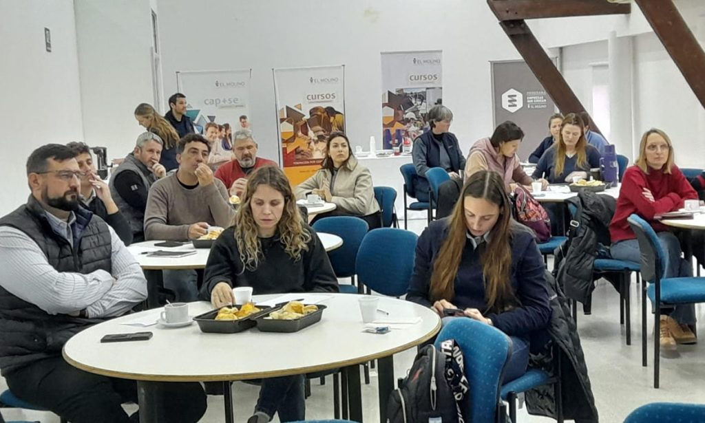 El ITEC de Esperanza planteó el desafío de vincular talento profesional joven con demandas de las empresas