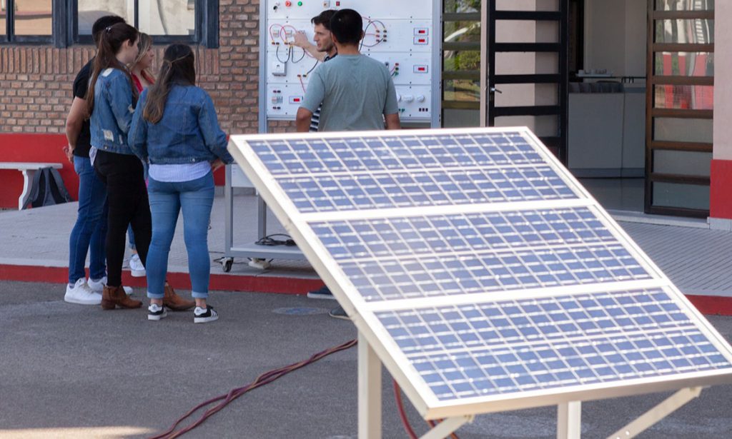 Habilitan nuevas competencias para egresados del ITEC en Gestión de Energías Renovables