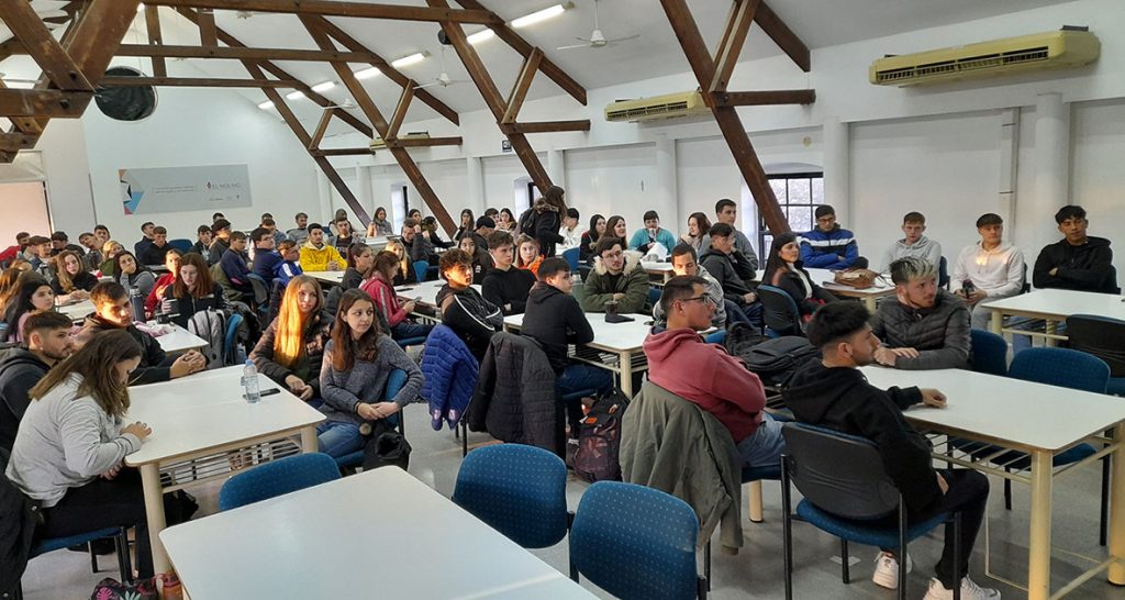 Esperanza: representantes de empresas locales y estudiantes del ITEC abordaron la temática del Talento humano