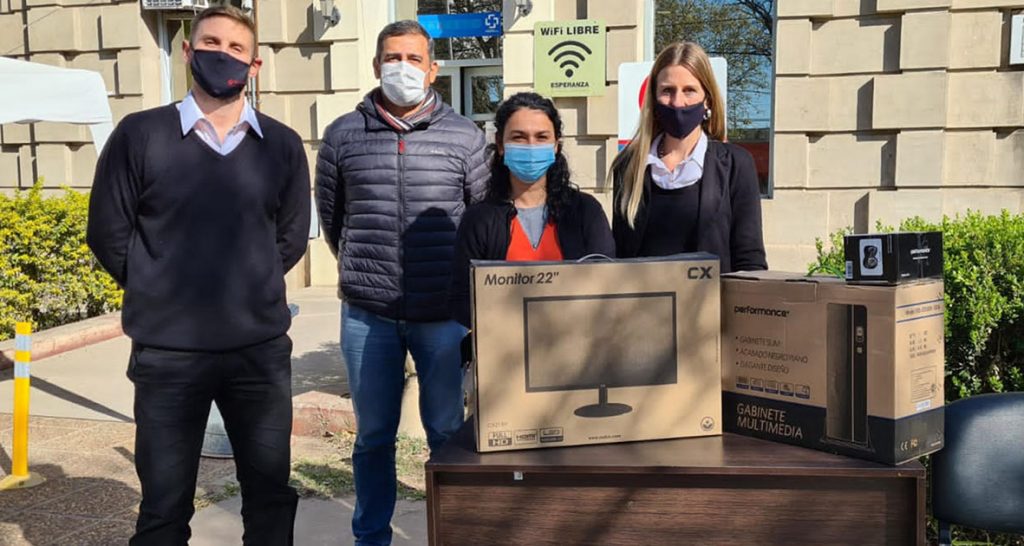En Esperanza, la Mutual de Juventud Unida donó tecnología al vacunatorio Covid