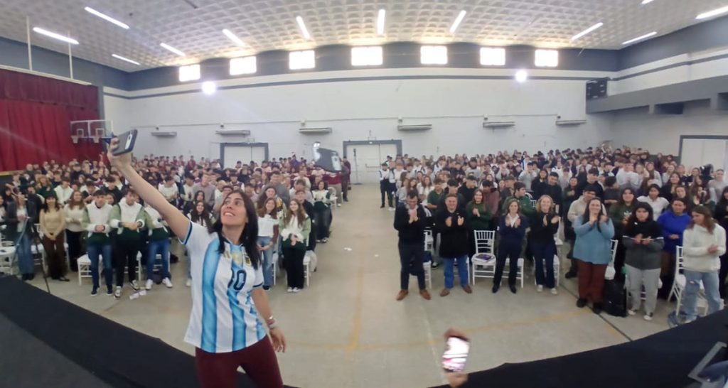Melina Jajamovich se sumó al aniversario de la Lehmann con una propuesta para más de 550 estudiantes