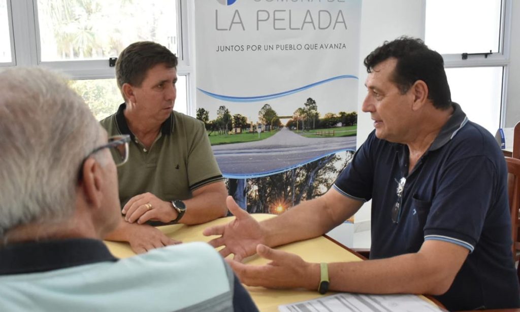 El senador Rubén Pirola recorrió clubes deportivos de la comuna de La Pelada