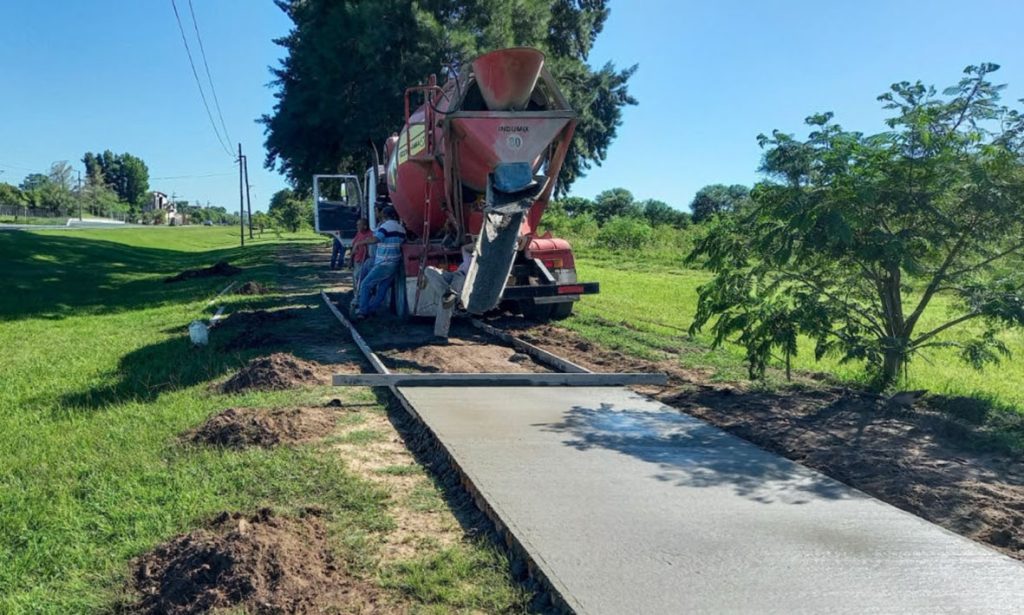 Laguna Paiva sumó 1.500 metros de una nueva ciclovía con iluminación, gimnasio urbano y puente peatonal