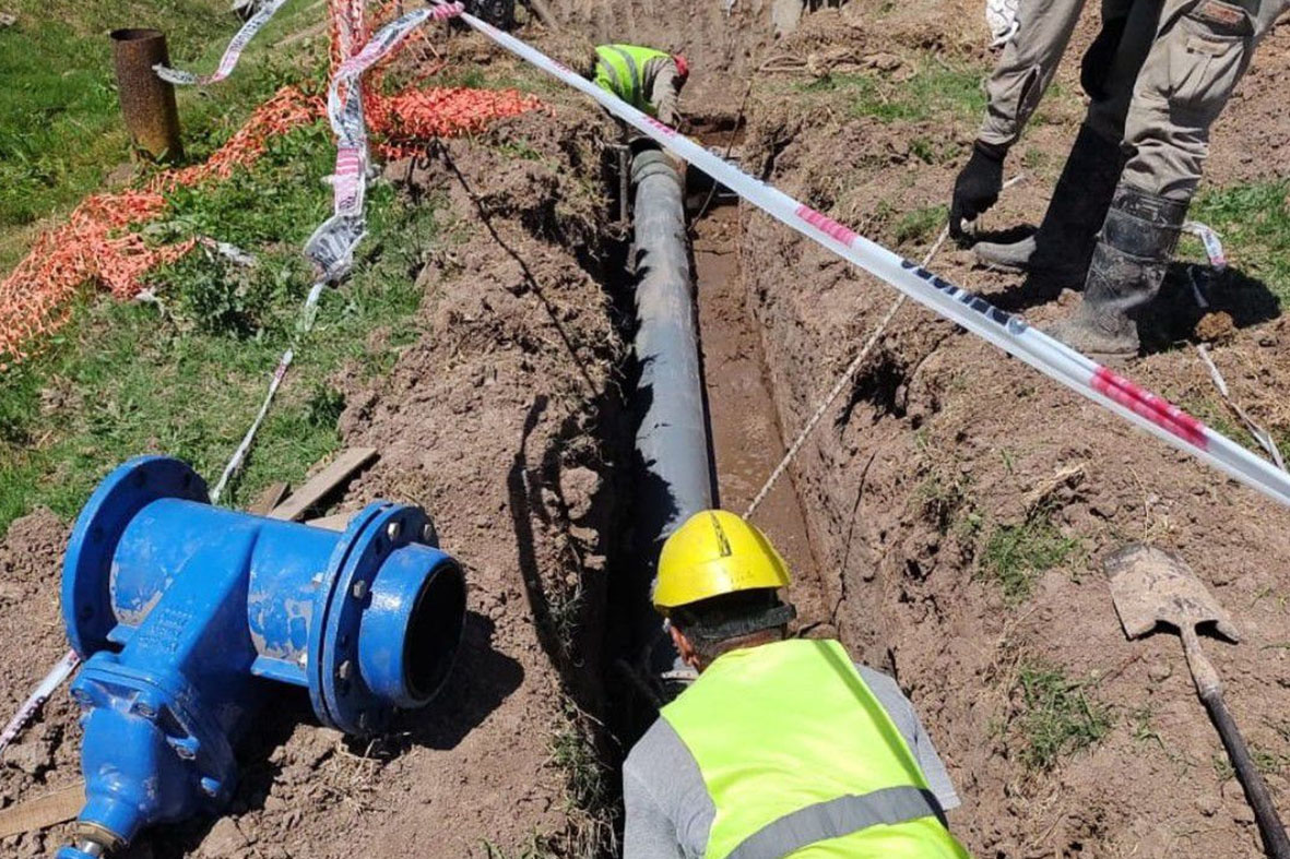 En Laguna Paiva, tras 40 años sin mantenimiento, renuevan la red de agua potable