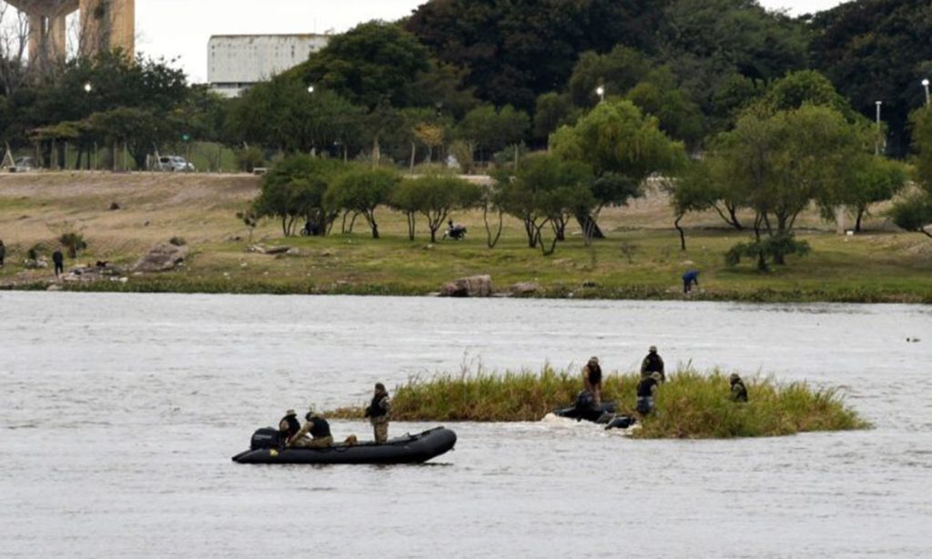 En la ciudad de Santa Fe se firmó un convenio para remover los embalsados de la laguna Setúbal