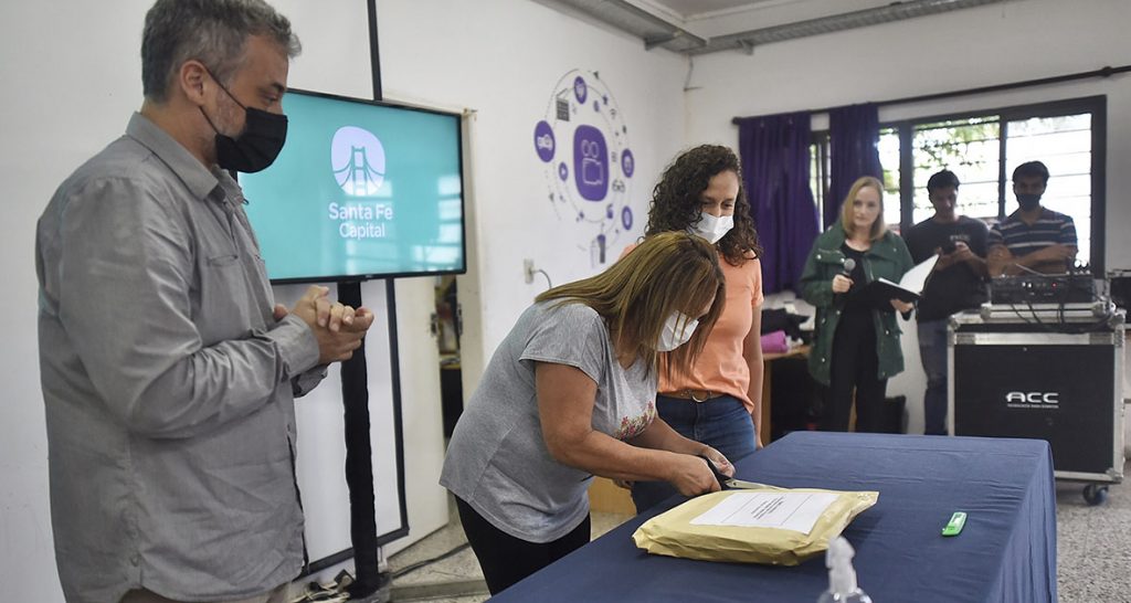 Ciudad de Santa Fe: licitaron obras de desagües cloacales y agua potable para los barrios Transporte y Villa Elsa